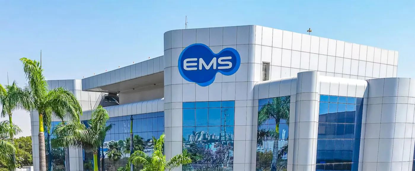 Fachada da sede da EMS.